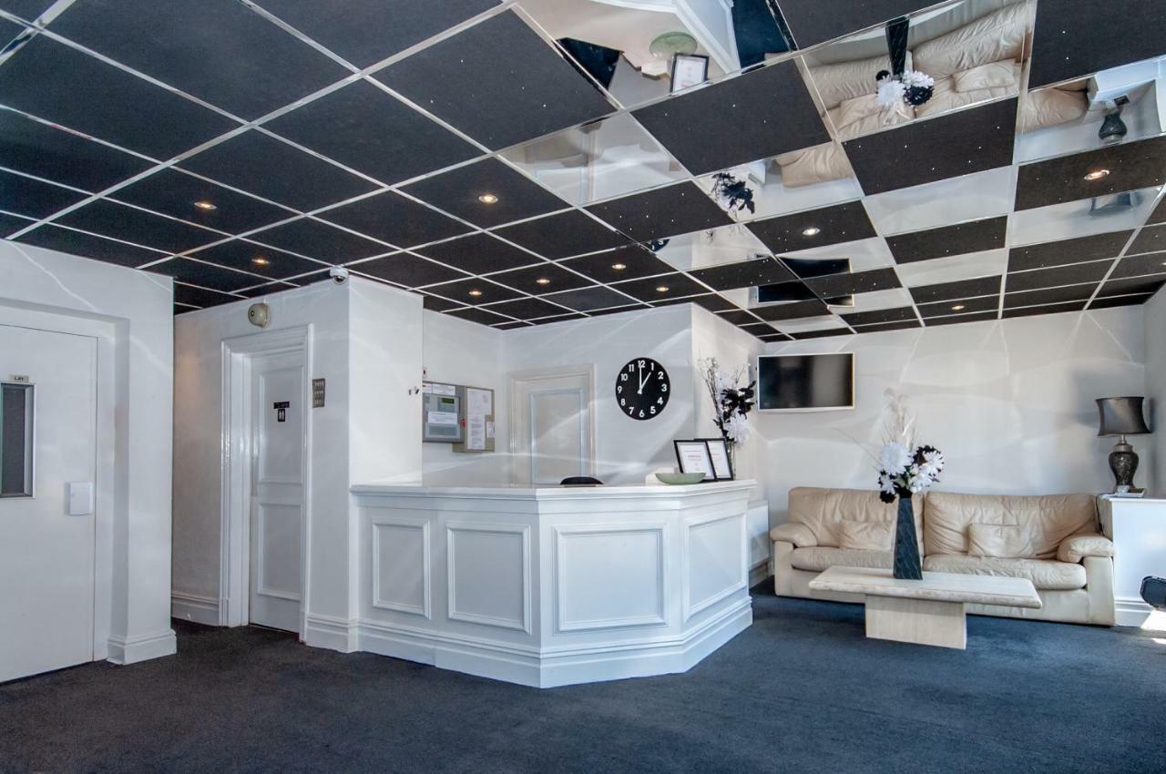 La Tour Hotel - Blackpool — Photos 1